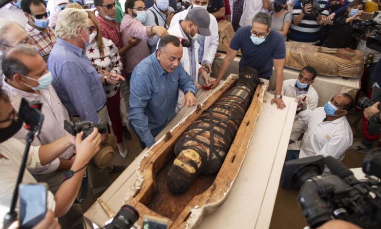 مصر 59 تابوت باستانی در نزدیکی اهرام سقاره کشف کرد
